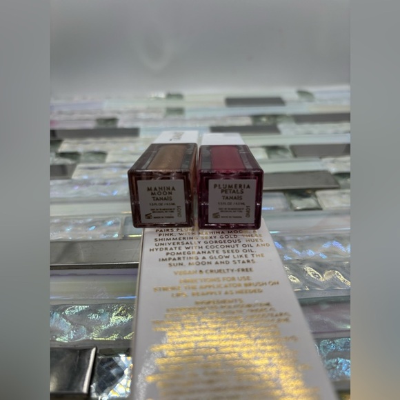 Lip Gloss
LIP OIL DUO
Sephora Tanais “SUNSET TO STARS
Brand New - Picture 4 of 9